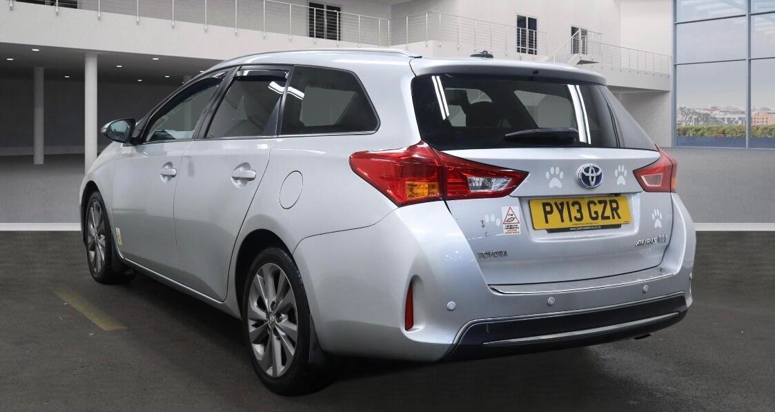 Used Toyota Auris 2013 for sale - 77237515: Photo 2