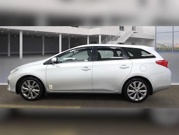 Used Toyota Auris 2013 for sale - 77237515: Photo