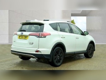 Used Toyota RAV4 2016 for sale - 79181396: Photo