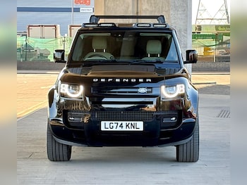 Used Land Rover Defender 110 2024 for sale - 78891302: Photo