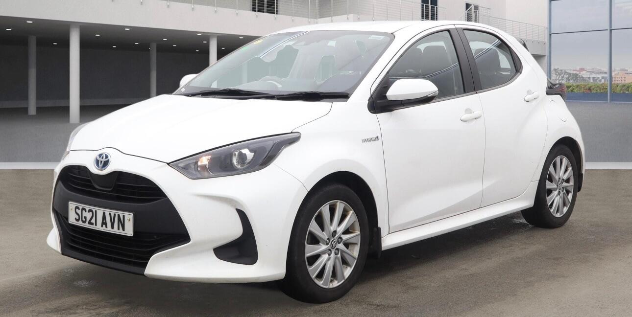 Used Toyota Yaris 2021 for sale - 77645755: Photo 2