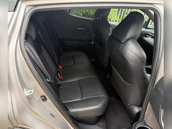 Used Toyota C-HR 2020 for sale - 75507300: Photo