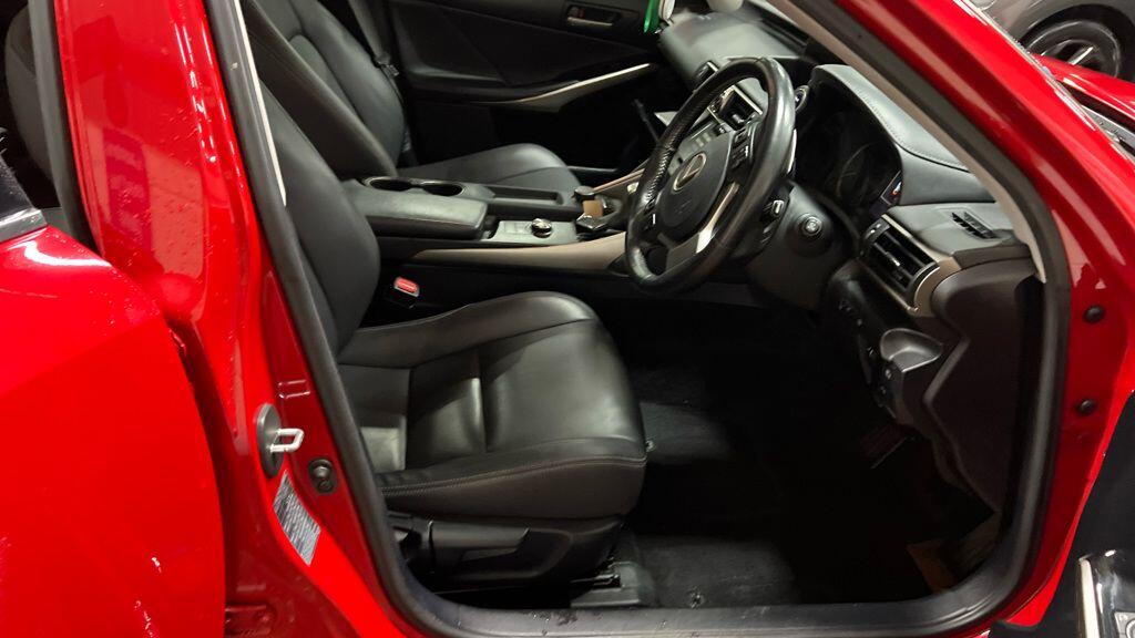 Used Lexus IS 2019 for sale - 76592925: Photo 6