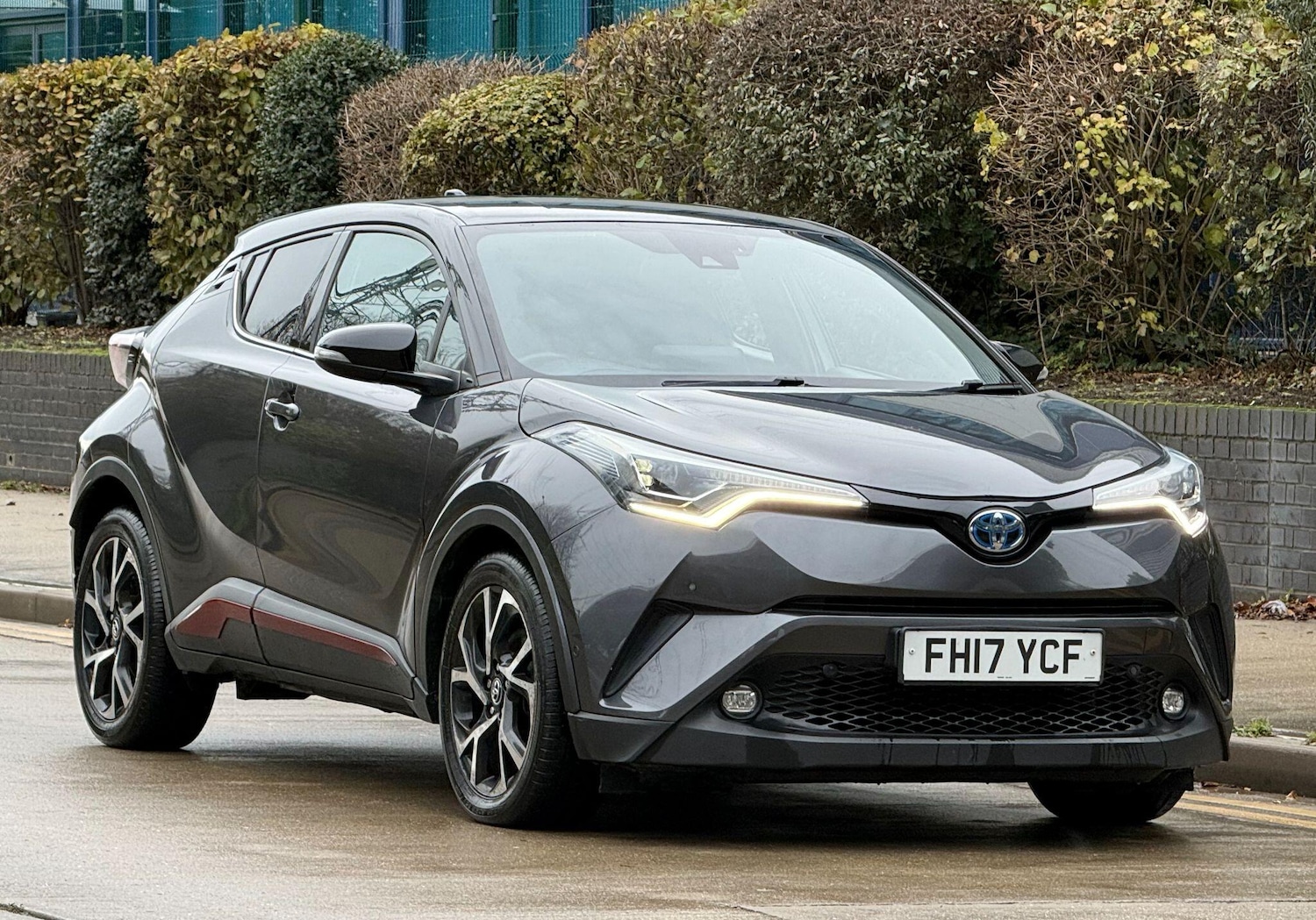 Used Toyota C-HR 2017 for sale - 76632939: Photo 1