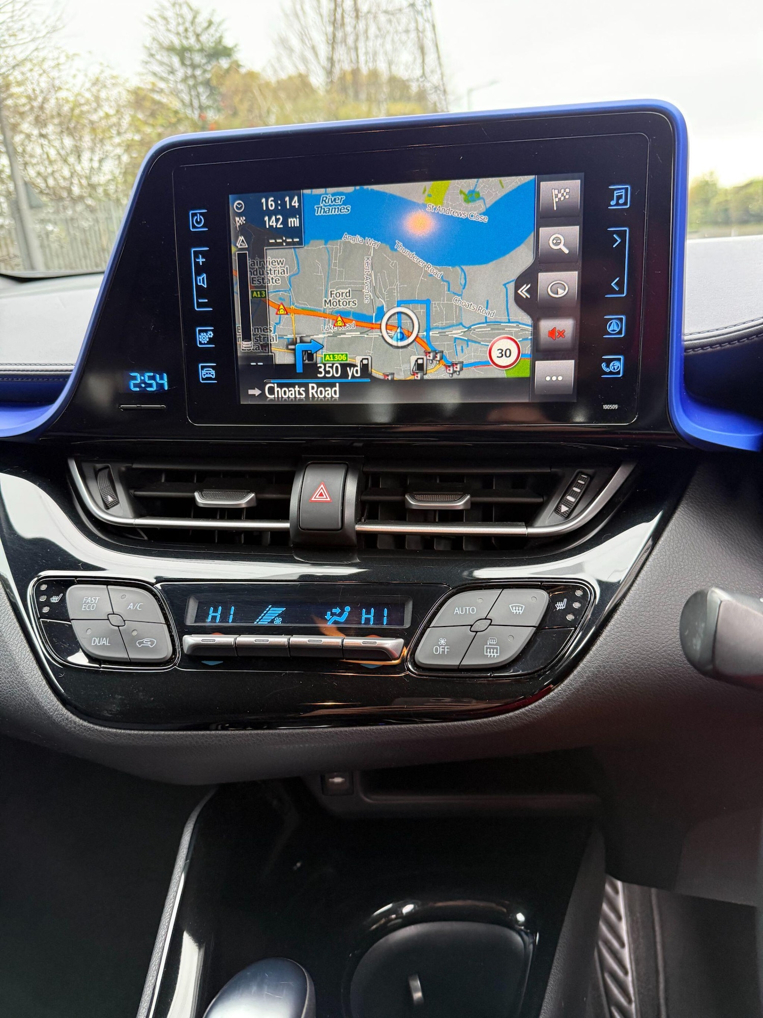 Used Toyota C-HR 2017 for sale - 76632939: Photo 13