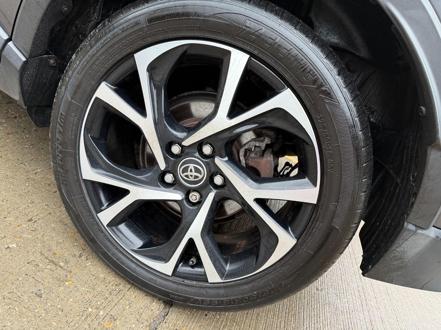 Used Toyota C-HR 2017 for sale - 76632939: Photo 21