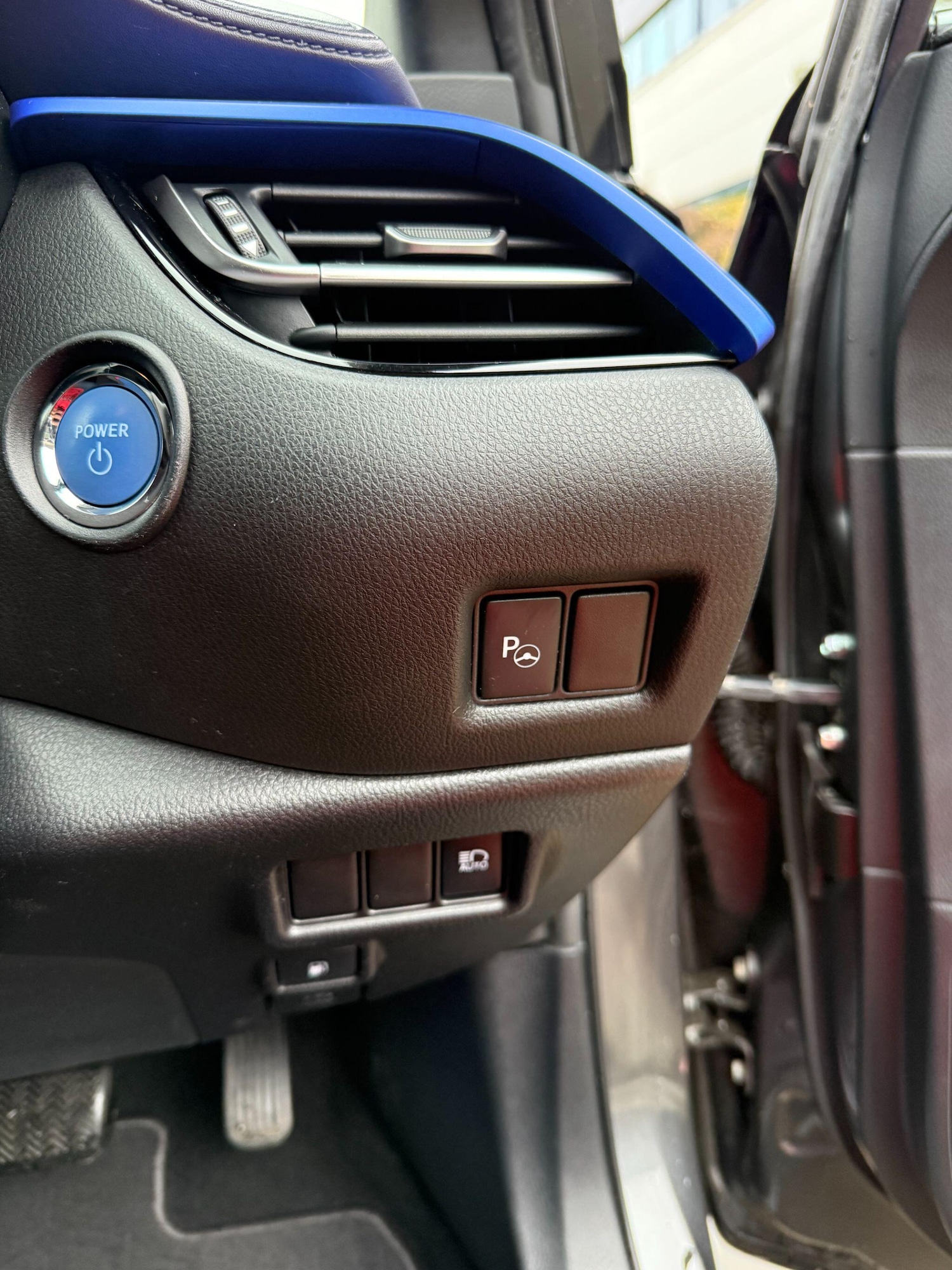 Used Toyota C-HR 2017 for sale - 76632939: Photo 26