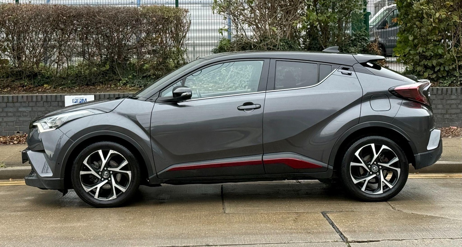 Used Toyota C-HR 2017 for sale - 76632939: Photo 5