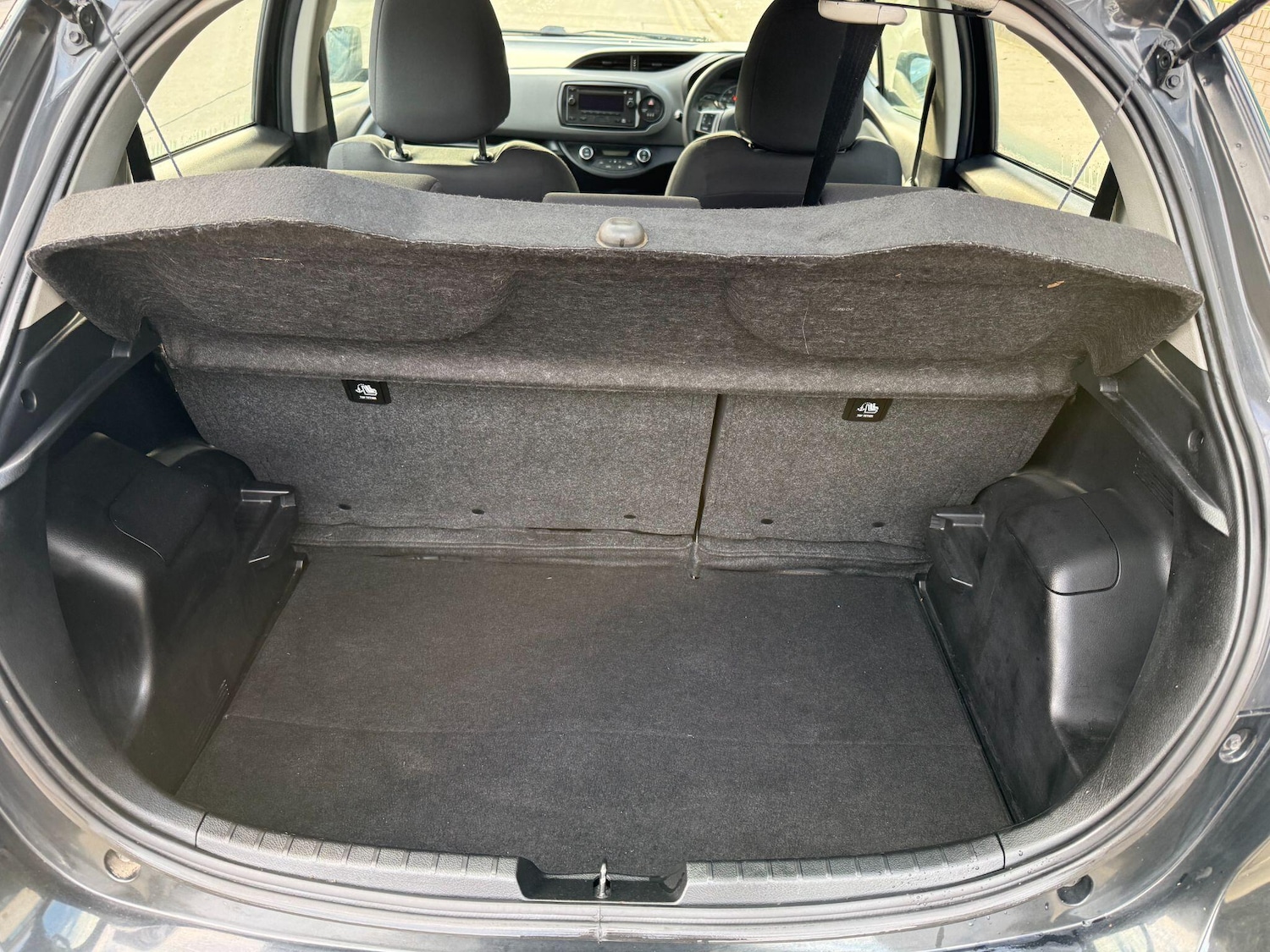 Used Toyota Yaris 2017 for sale - 76573543: Photo 13