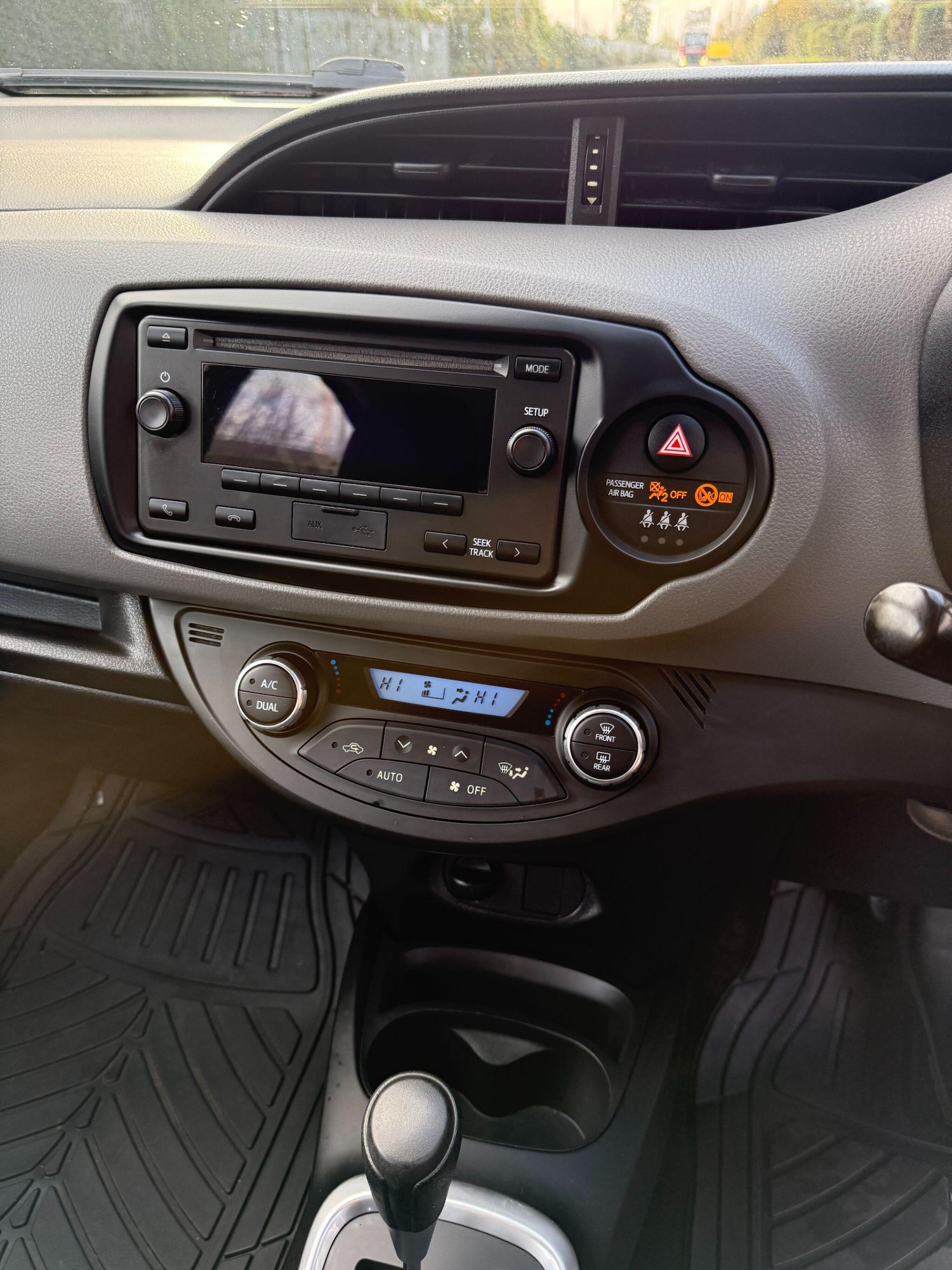 Used Toyota Yaris 2017 for sale - 76573543: Photo 15