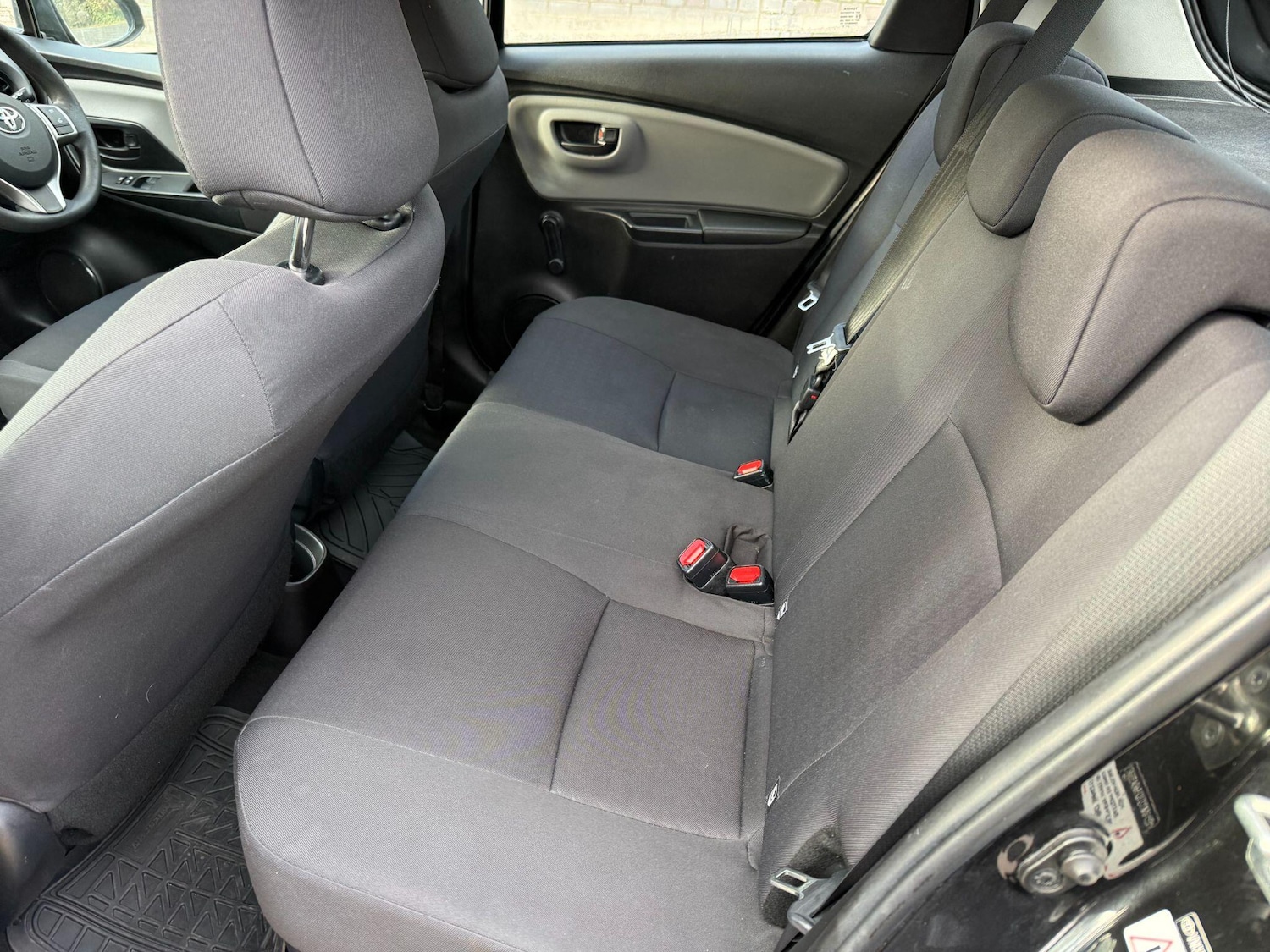 Used Toyota Yaris 2017 for sale - 76573543: Photo 18