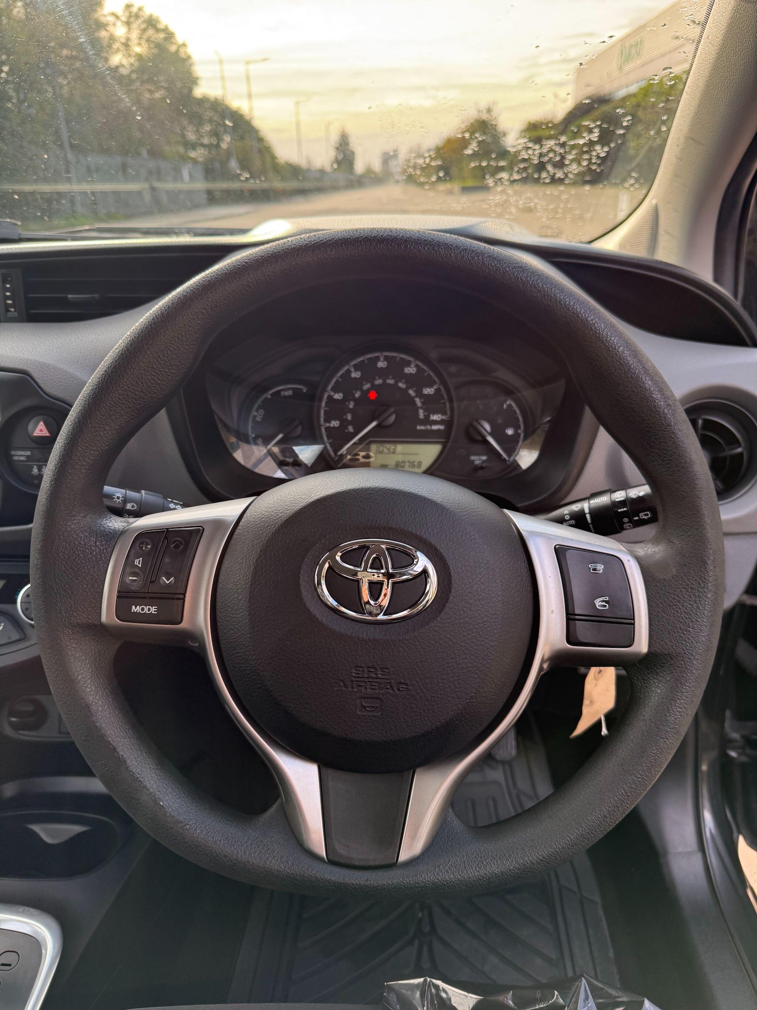 Used Toyota Yaris 2017 for sale - 76573543: Photo 19