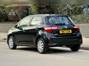 Used Toyota Yaris 2017 for sale - 76573543: Photo