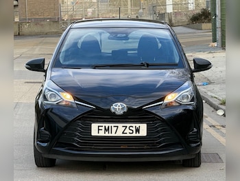 Used Toyota Yaris 2017 for sale - 76573543: Photo