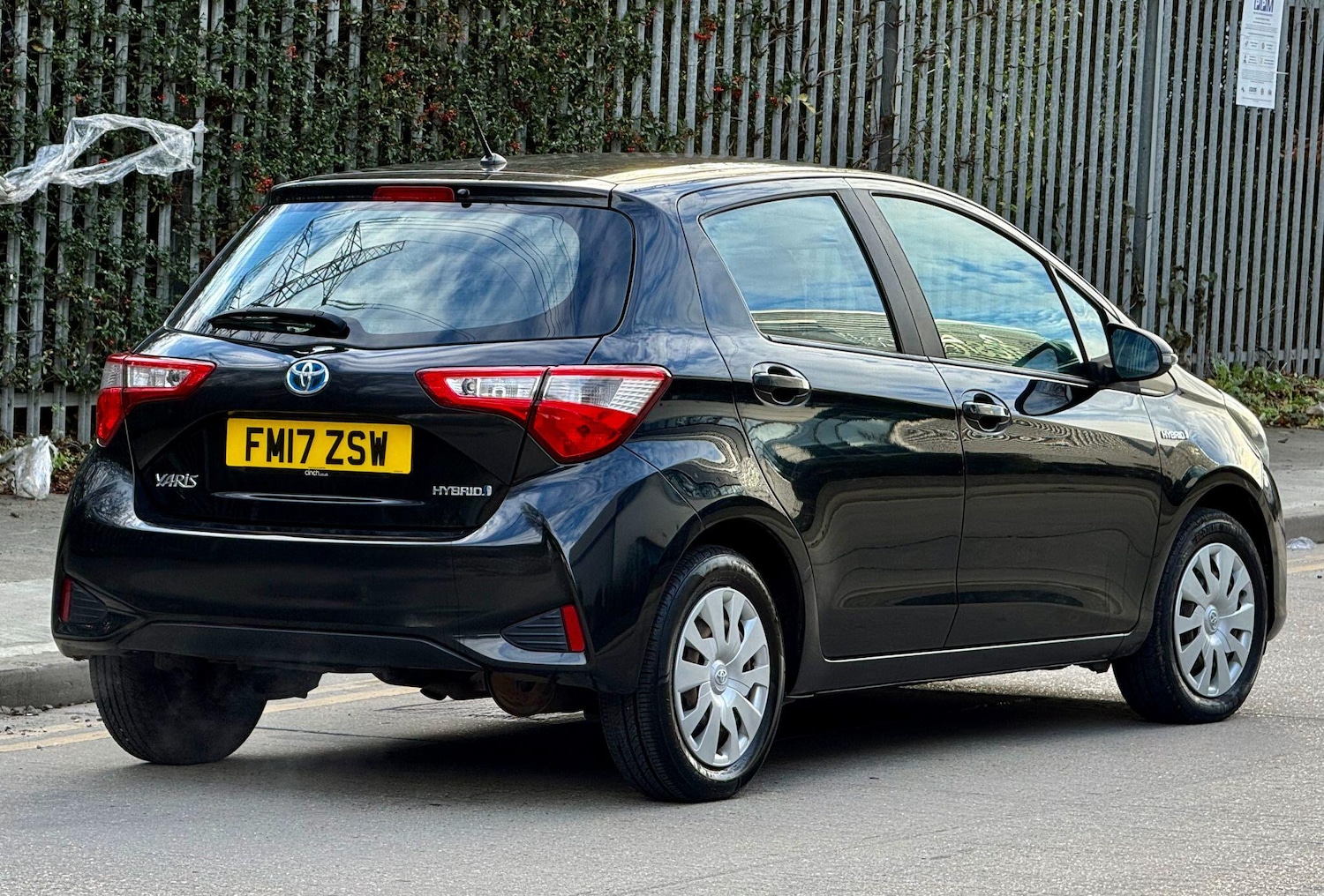 Used Toyota Yaris 2017 for sale - 76573543: Photo 8