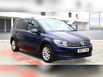 Used Volkswagen Touran 2017 for sale - 75609217: Photo