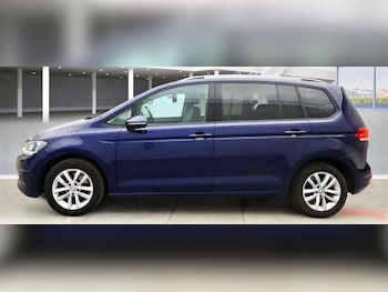 Used Volkswagen Touran 2017 for sale - 75609217: Photo