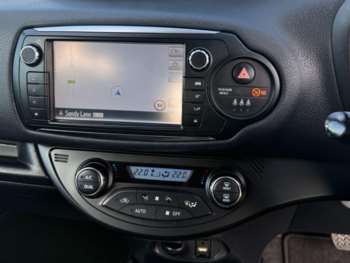 Used Toyota Yaris 2015 for sale - 73891171: Photo