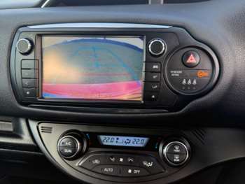 Used Toyota Yaris 2015 for sale - 73891171: Photo