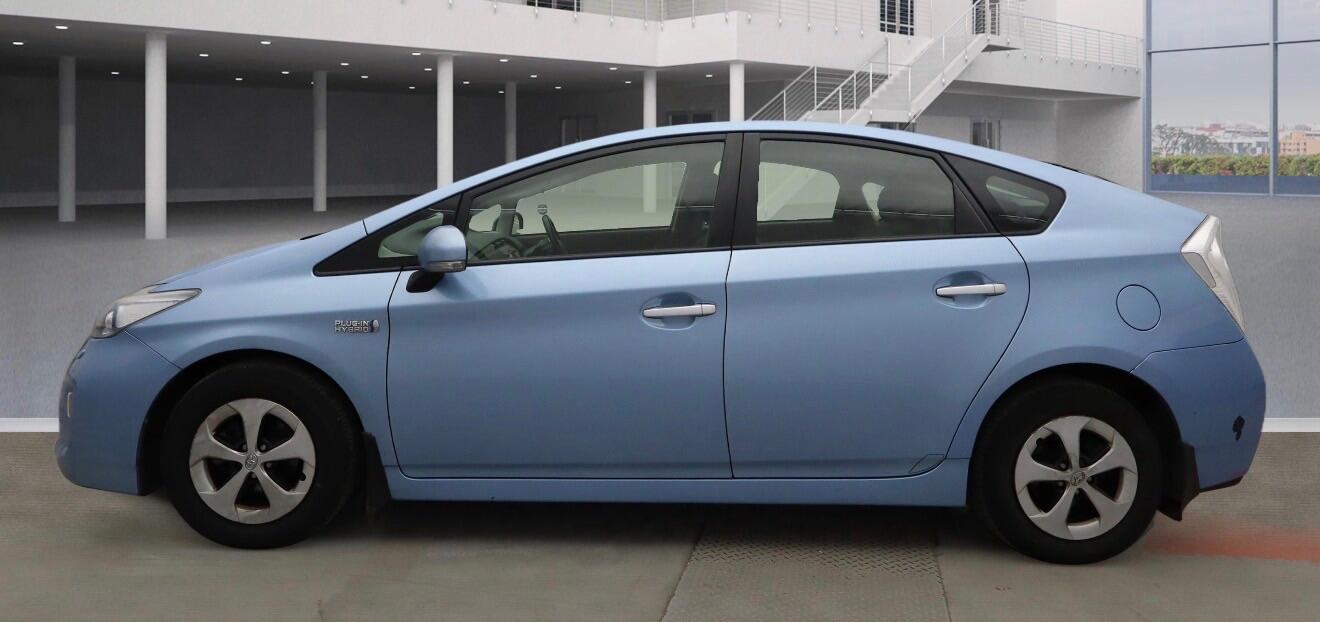 Used Toyota Prius 2013 for sale - 77074261: Photo 3