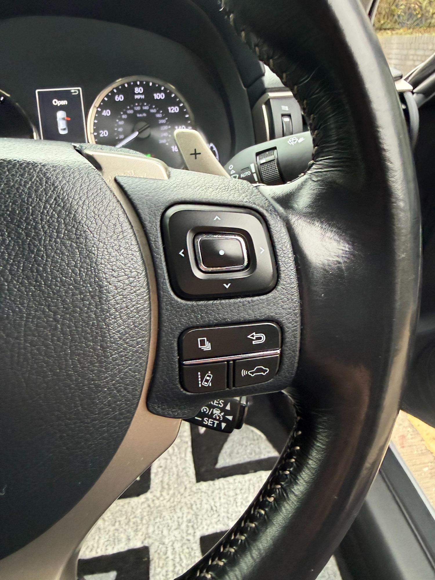 Used Lexus IS 2018 for sale - 76839892: Photo 16