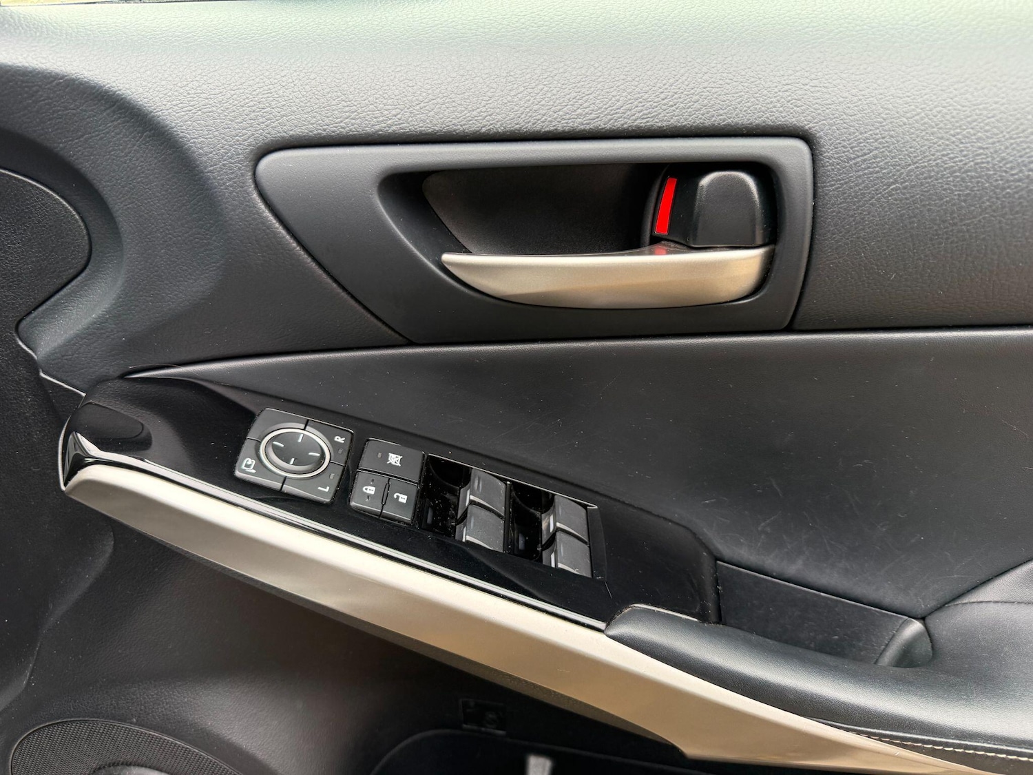 Used Lexus IS 2018 for sale - 76839892: Photo 23