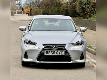 Used Lexus IS 2018 for sale - 76839892: Photo