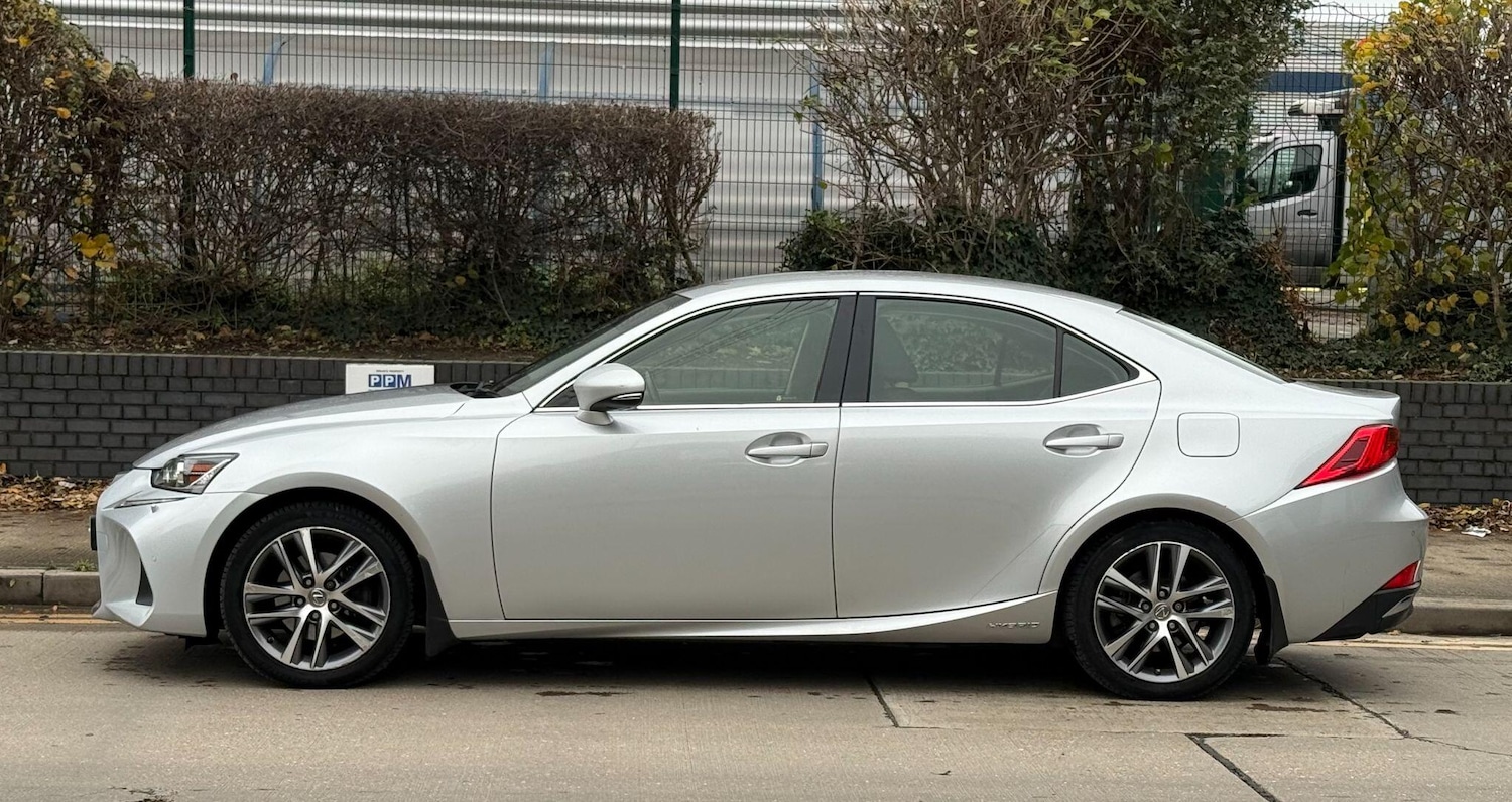 Used Lexus IS 2018 for sale - 76839892: Photo 5