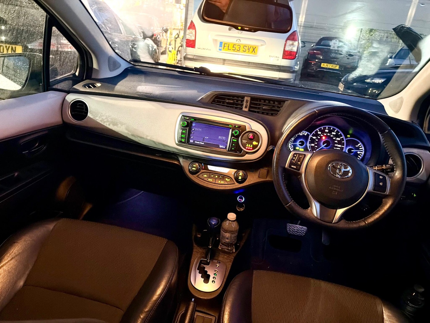 Used Toyota Yaris 2013 for sale - 76550412: Photo 11