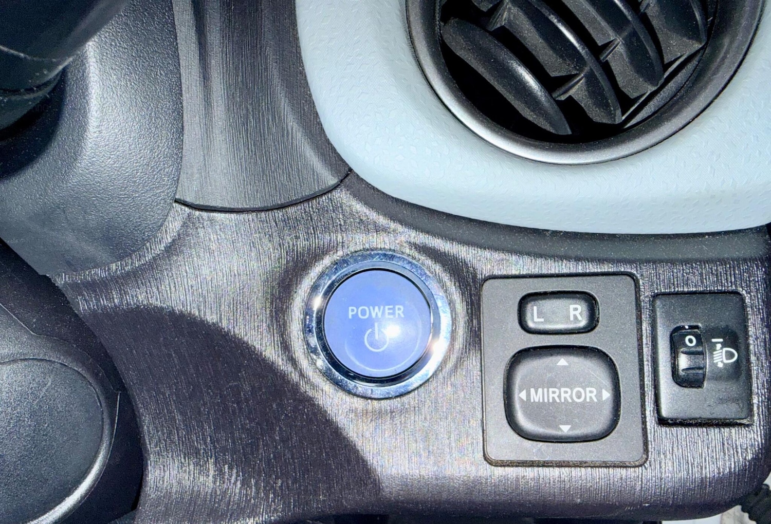 Used Toyota Yaris 2013 for sale - 76550412: Photo 18