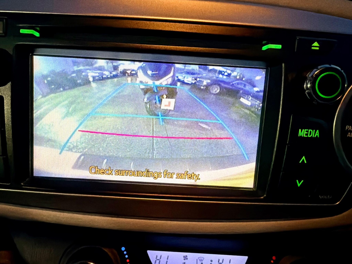 Used Toyota Yaris 2013 for sale - 76550412: Photo 22