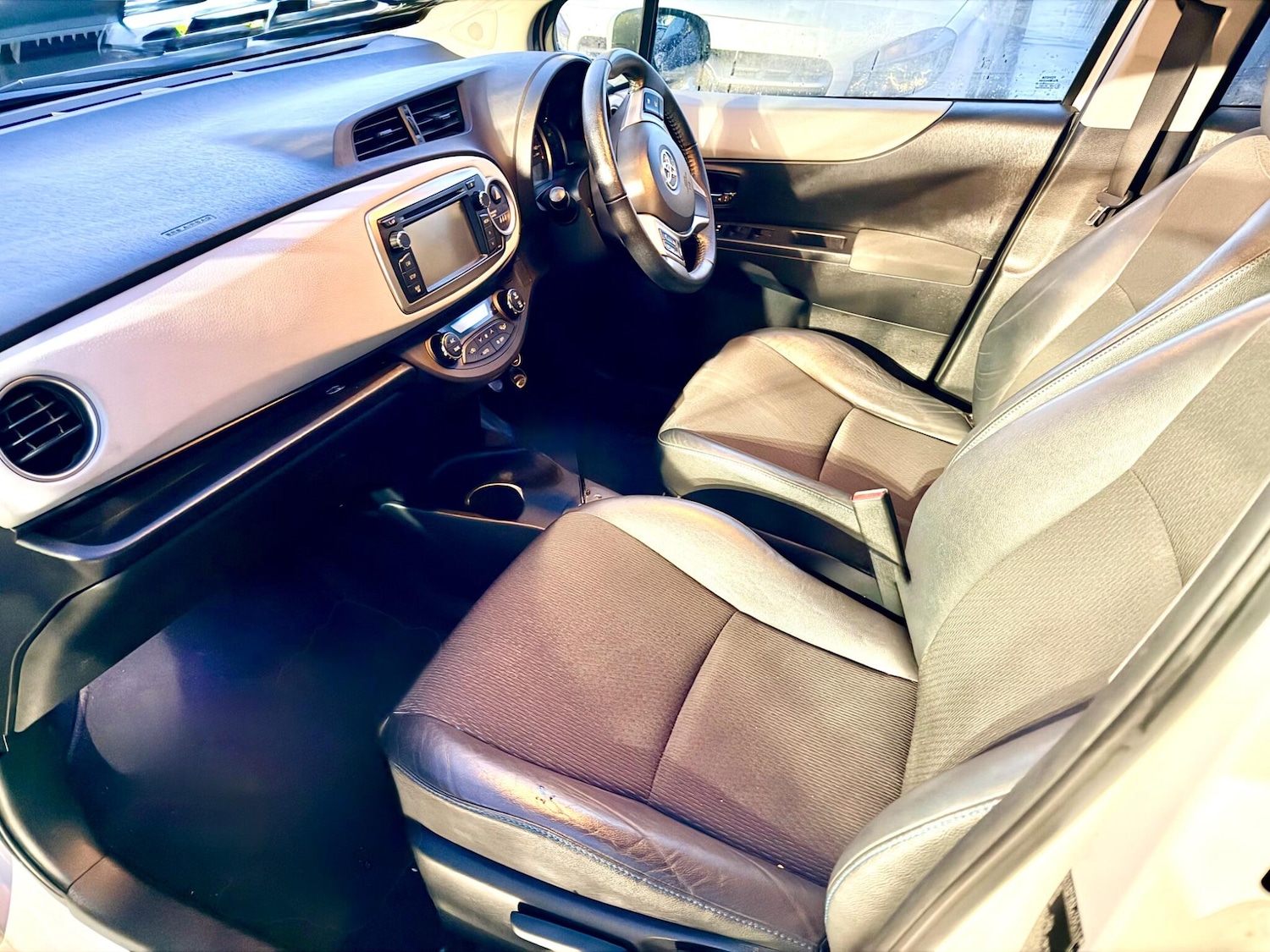 Used Toyota Yaris 2013 for sale - 76550412: Photo 24