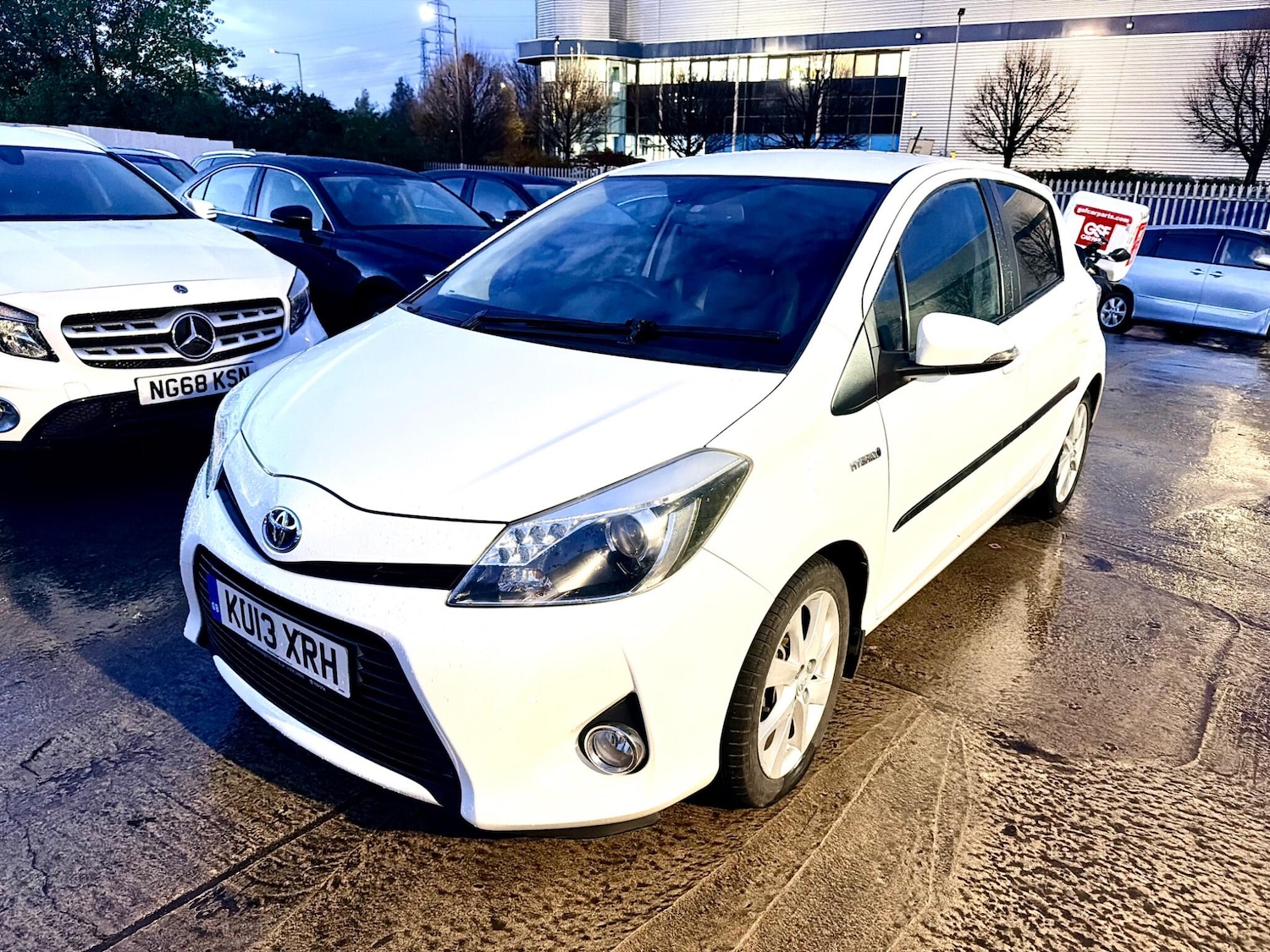 Used Toyota Yaris 2013 for sale - 76550412: Photo 3