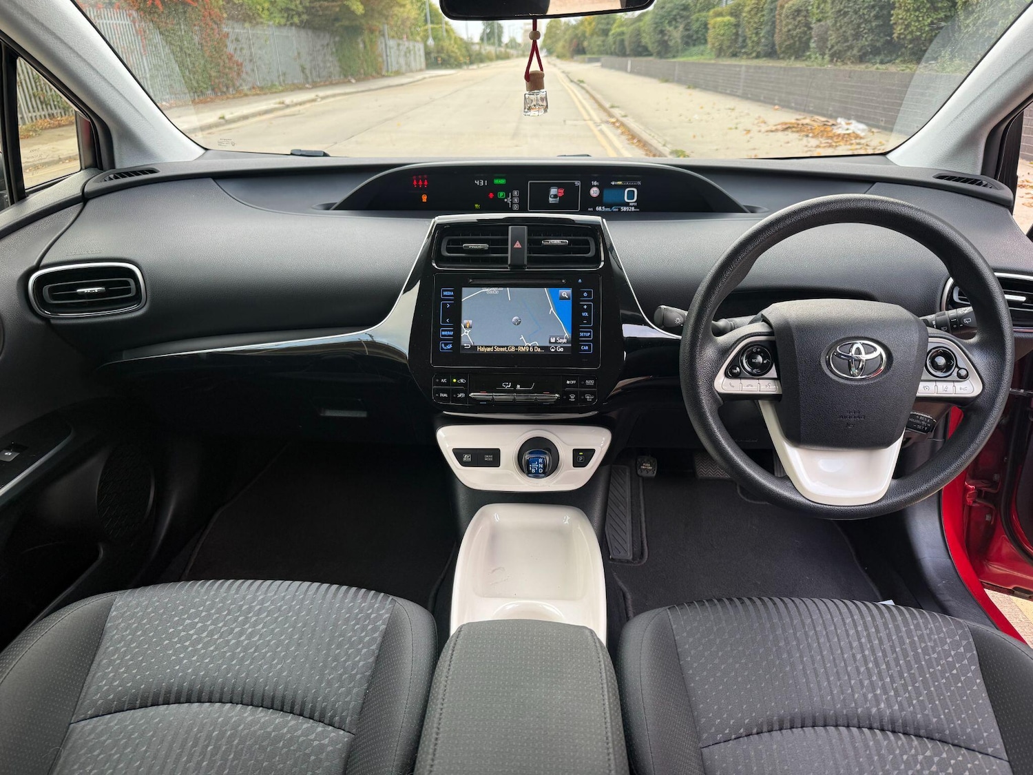 Used Toyota Prius 2016 for sale - 76122781: Photo 12