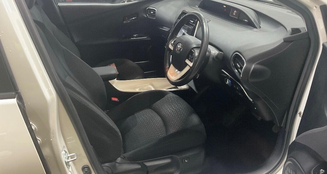 Used Toyota Prius 2016 for sale - 77411401: Photo 8