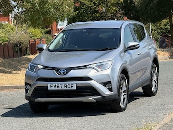 Used Toyota RAV4 2017 for sale - 79508543: Photo
