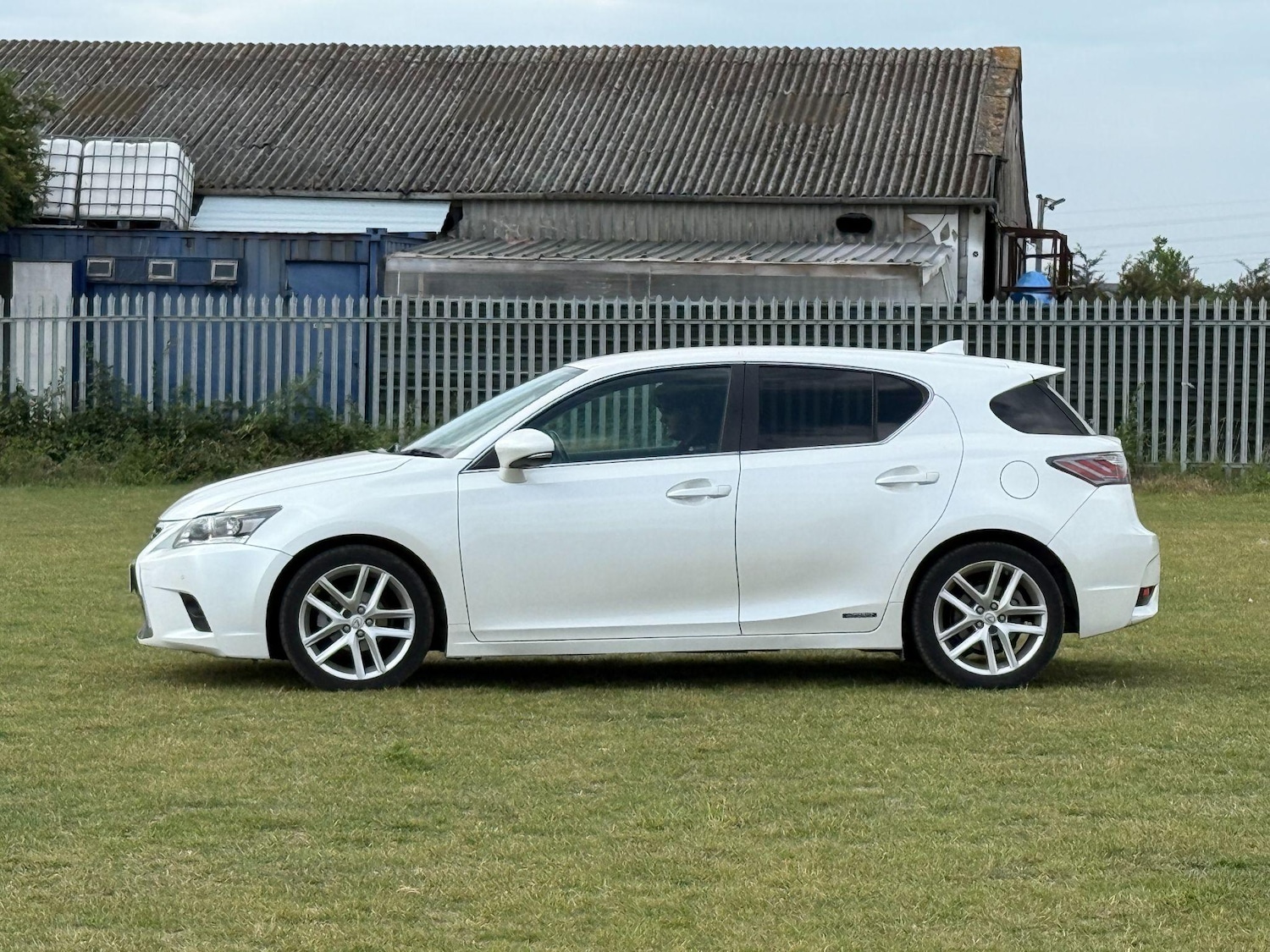 Used Lexus CT 2015 for sale - 76000577: Photo 3