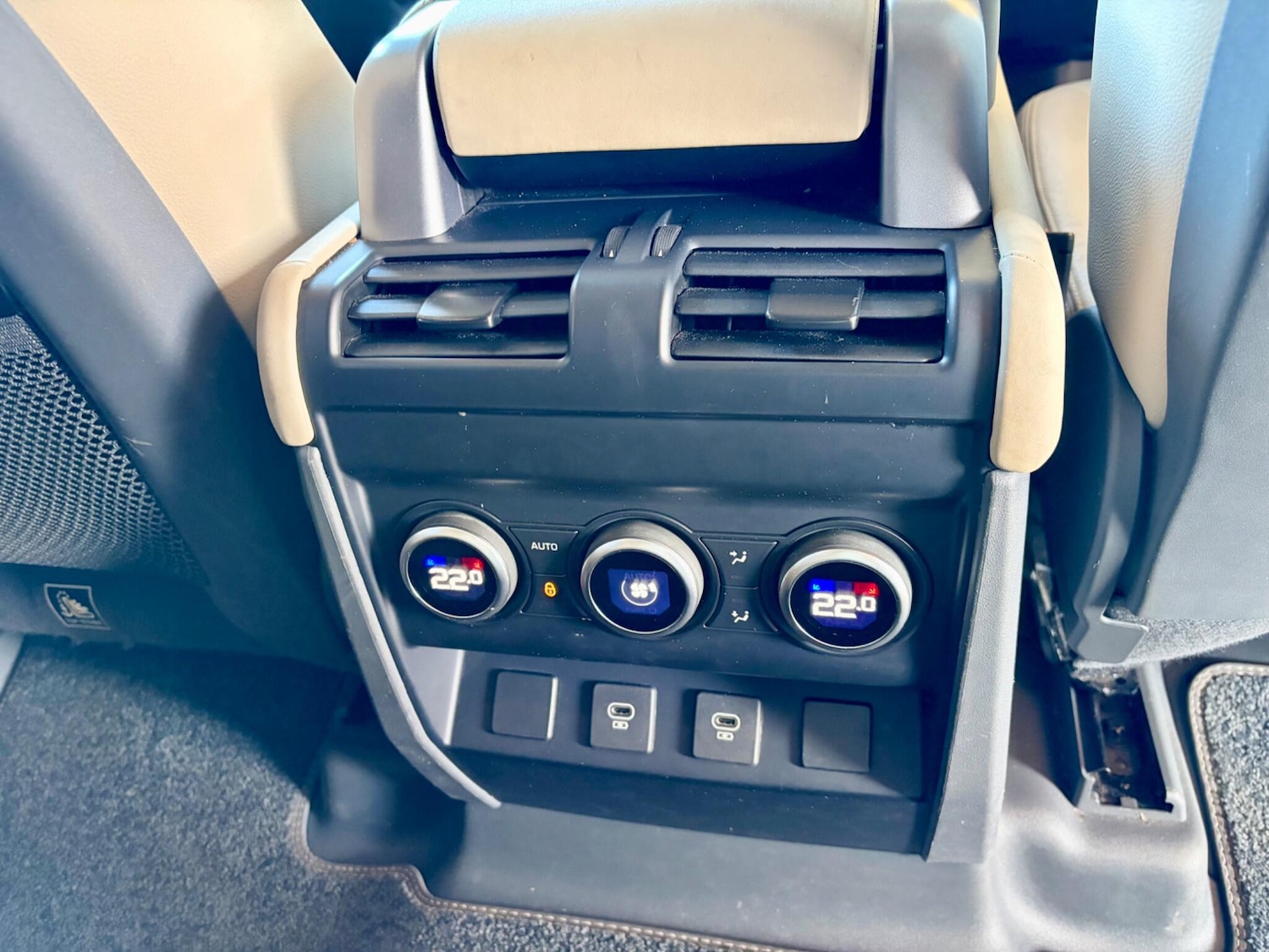 Used Land Rover Defender 2024 for sale - 78148227: Photo 10