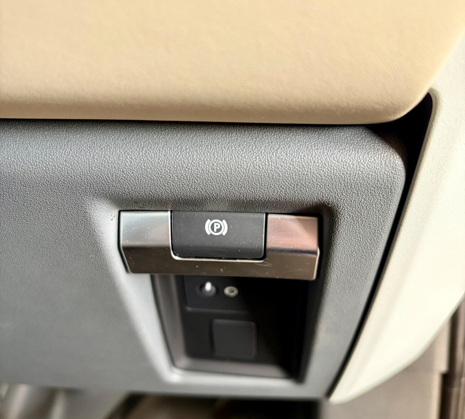 Used Land Rover Defender 2024 for sale - 78148227: Photo 23