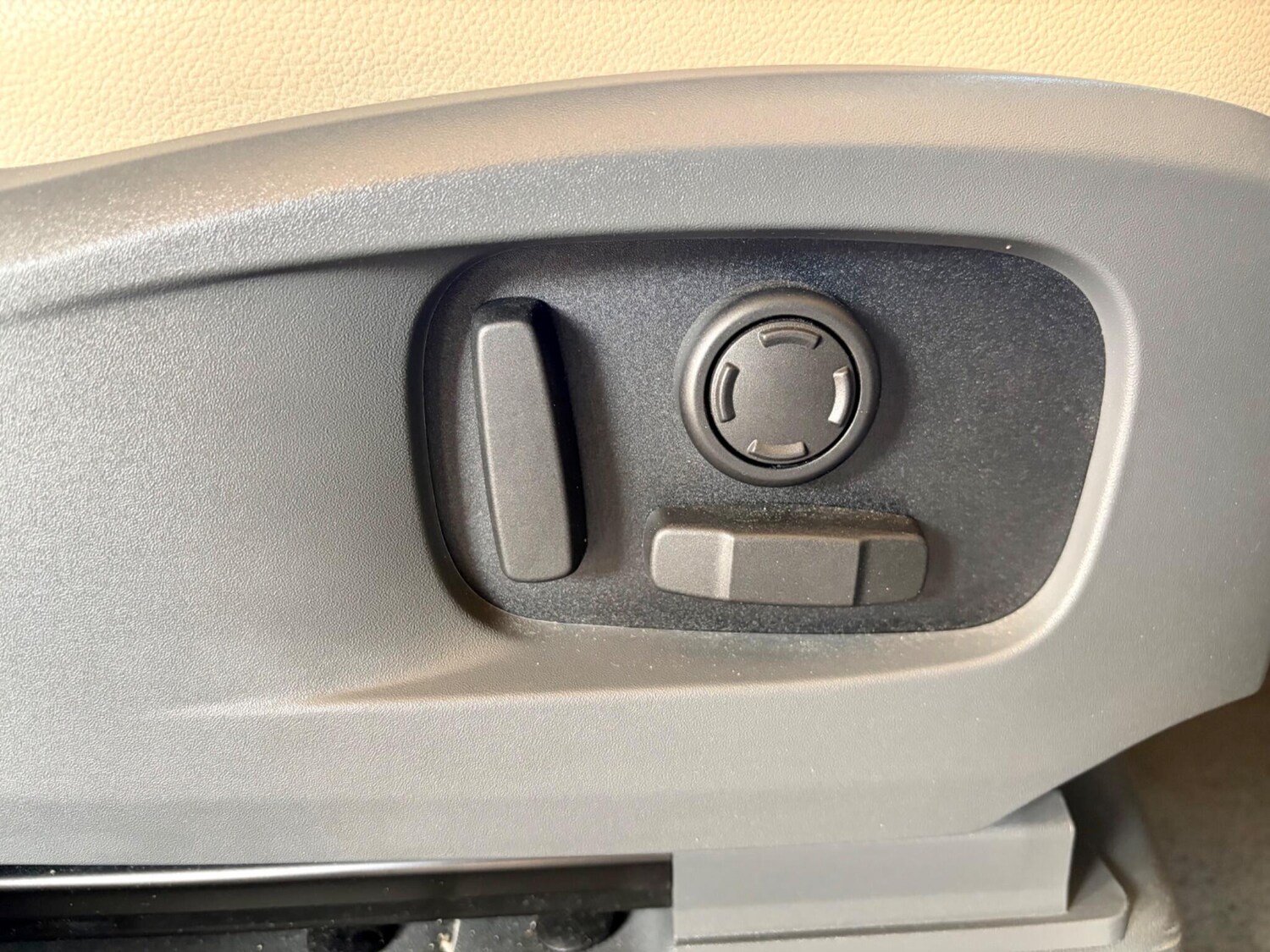 Used Land Rover Defender 2024 for sale - 78148227: Photo 29