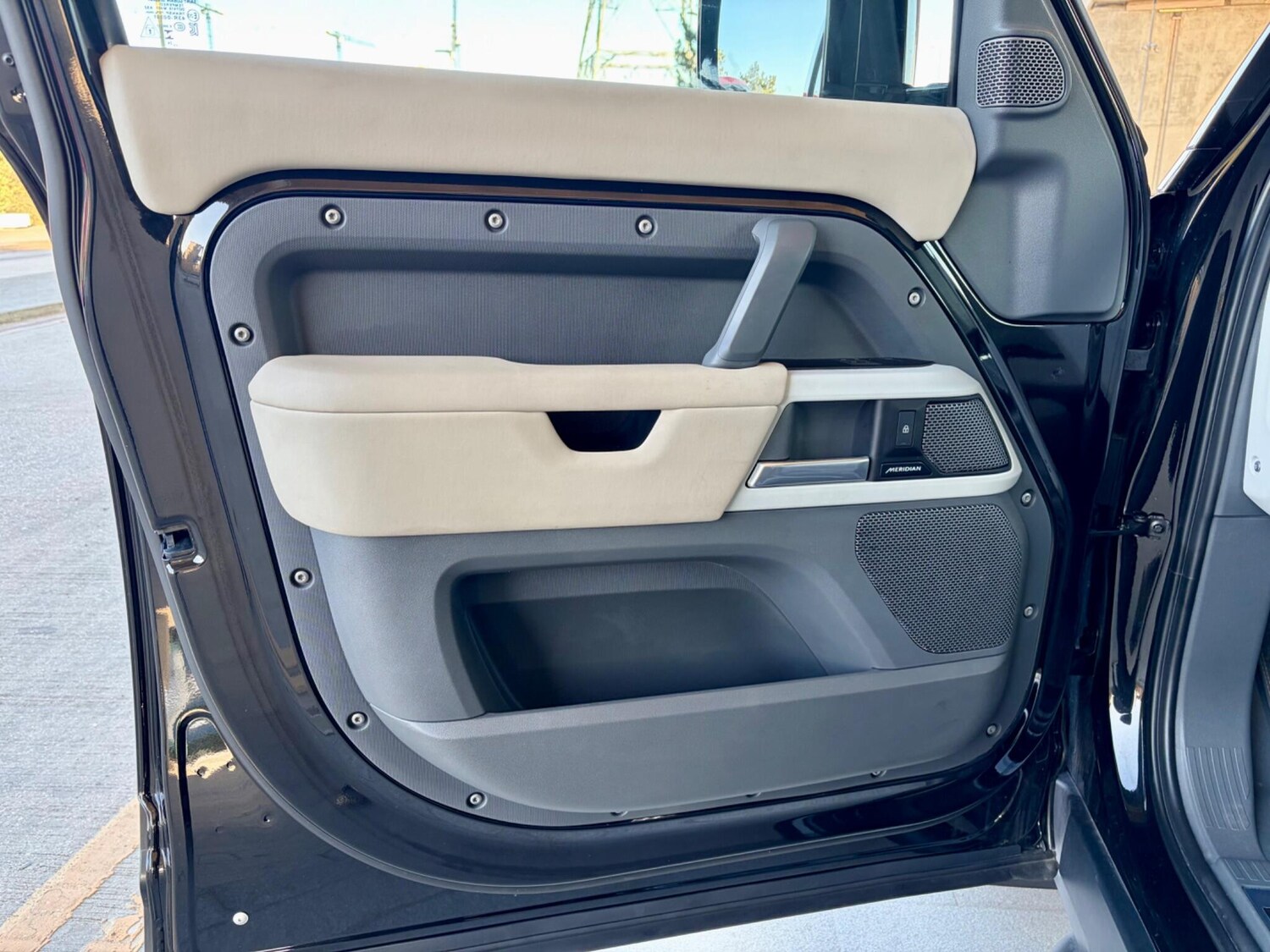 Used Land Rover Defender 2024 for sale - 78148227: Photo 31