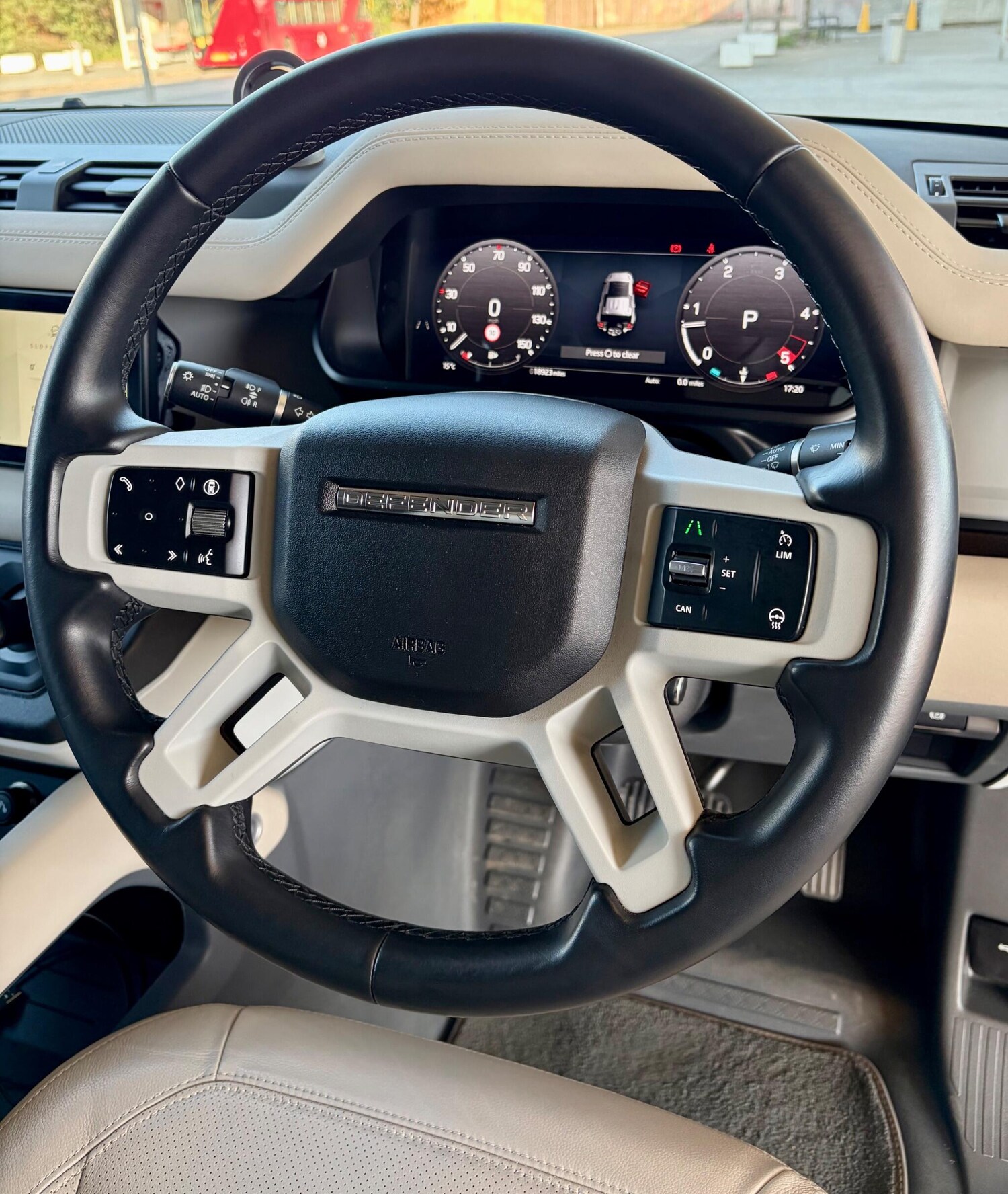 Used Land Rover Defender 2024 for sale - 78148227: Photo 44