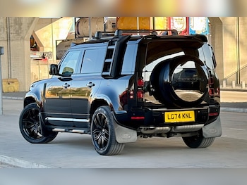 Used Land Rover Defender 2024 for sale - 78148227: Photo