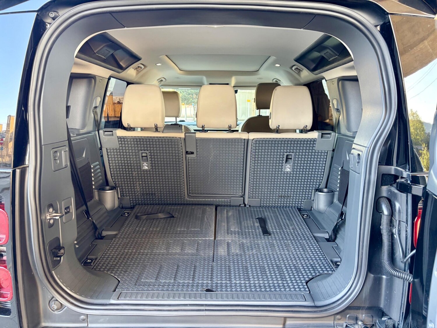 Used Land Rover Defender 2024 for sale - 78148227: Photo 65