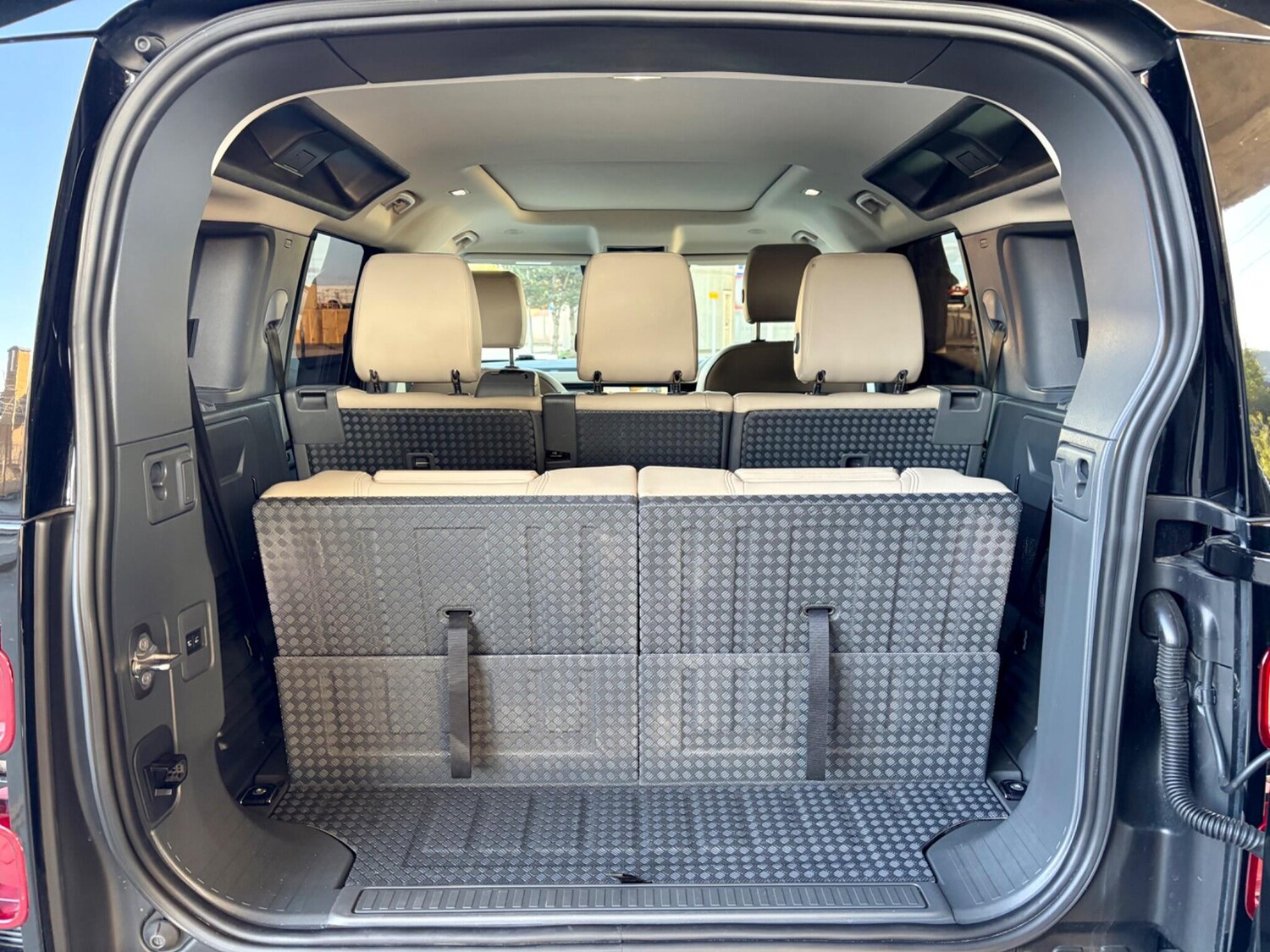 Used Land Rover Defender 2024 for sale - 78148227: Photo 68