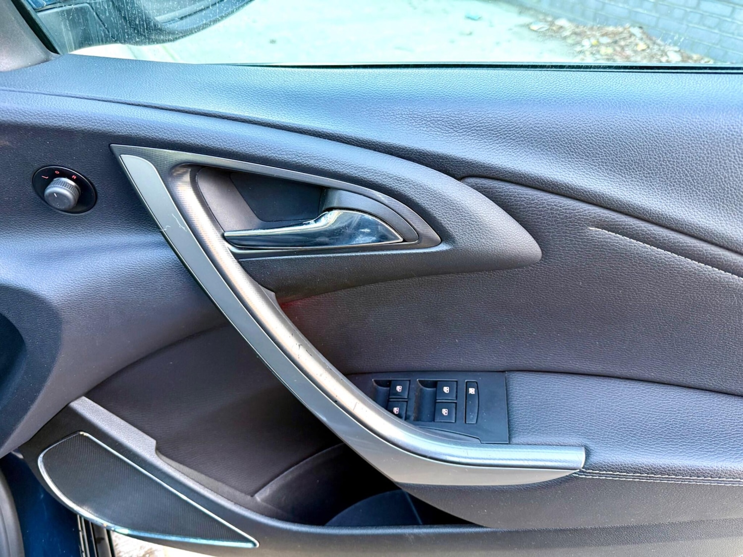 Used Vauxhall Astra 2011 for sale - 77191709: Photo 17