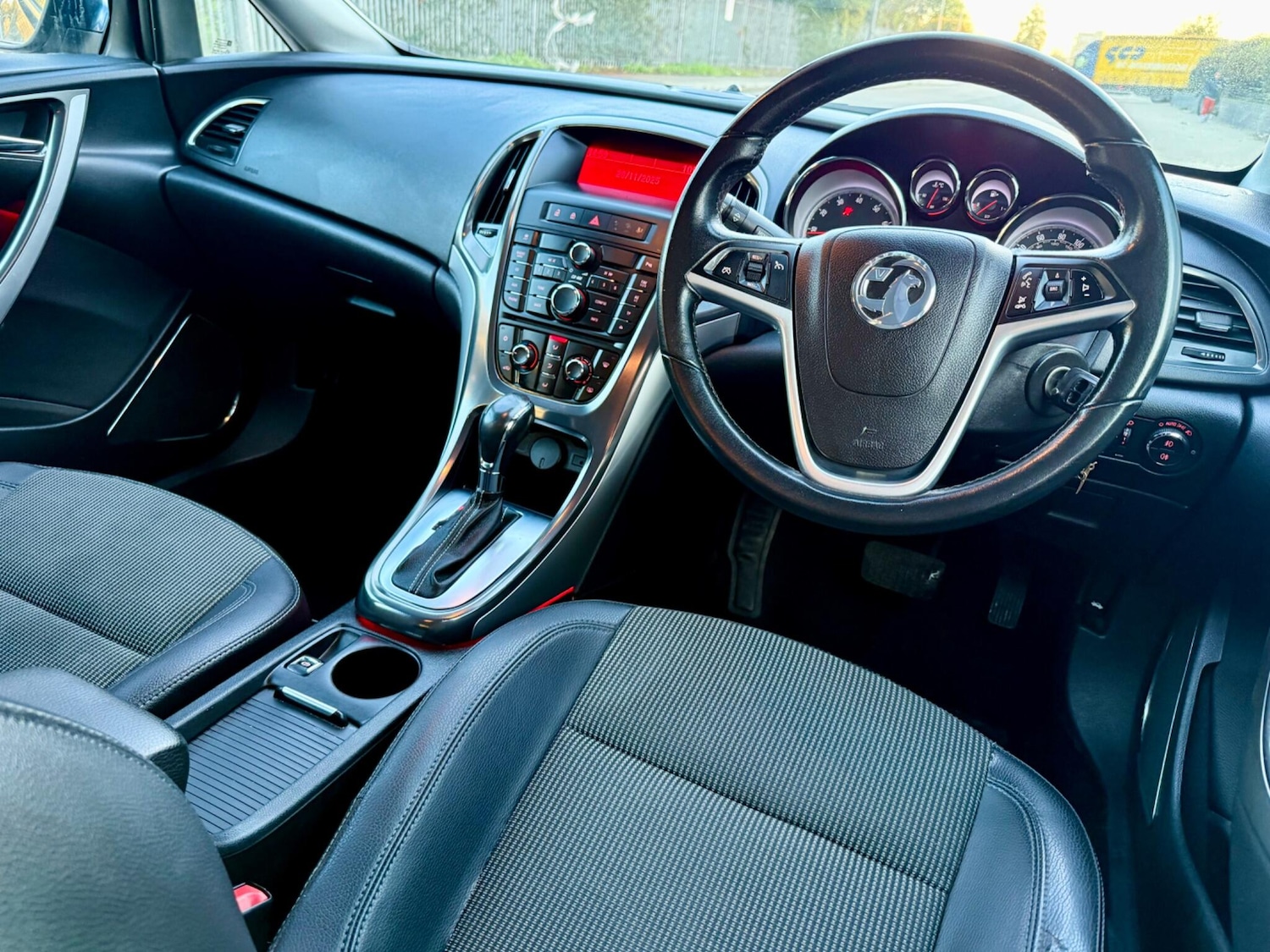 Used Vauxhall Astra 2011 for sale - 77191709: Photo 22