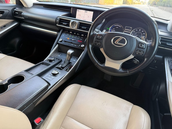 Used Lexus IS 2018 for sale - 76214968: Photo 1