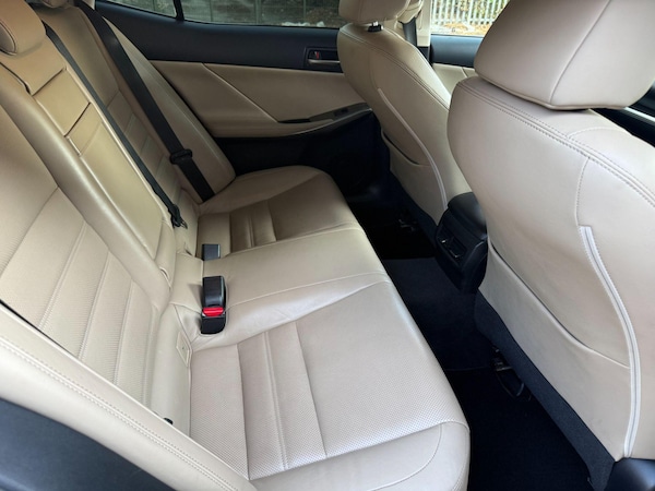 Used Lexus IS 2018 for sale - 76214968: Photo 2