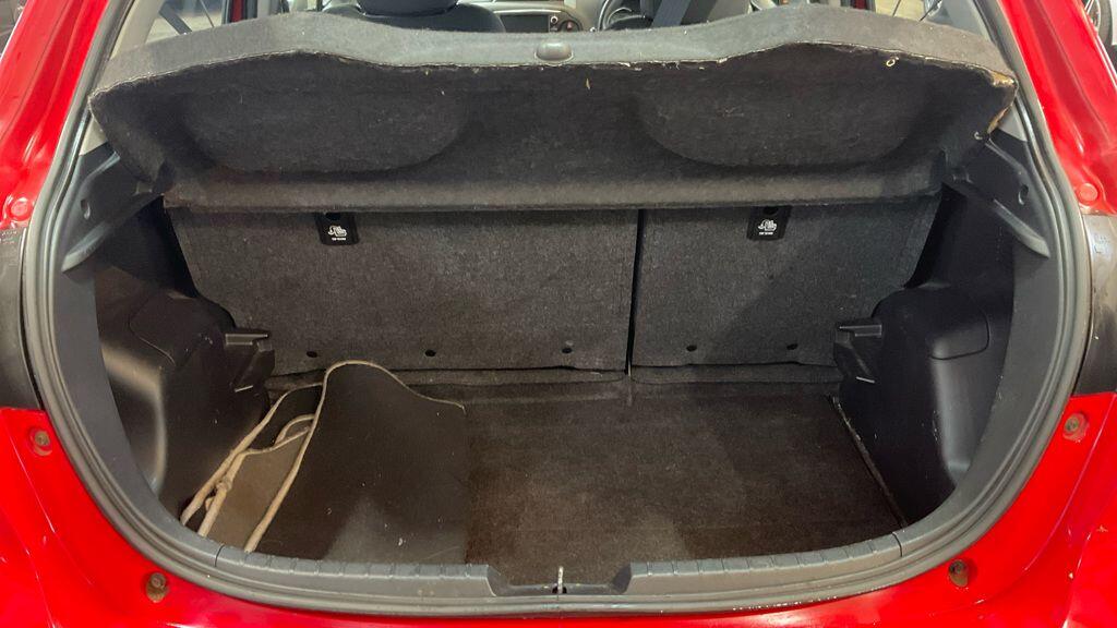 Used Toyota Yaris 2019 for sale - 76913236: Photo 19